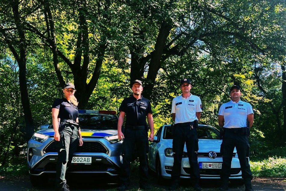 V OBRAZOCH: Policajti zasiahli v pravý čas a zachránili život vodiča