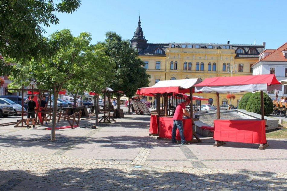 V OBRAZOCH: V Bystrici vrcholia prípravy na 365. Radvanský jarmok