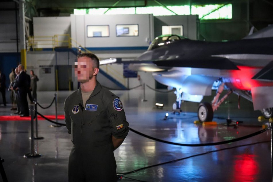 Prvá vyrobená stíhačka F-16 pre Slovensko