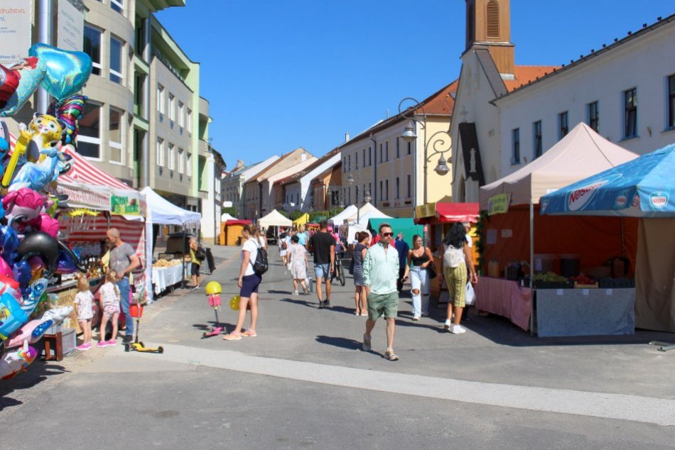 V OBRAZOCH: Radvanský jarmok odštartoval predajom tradičných dobrôt