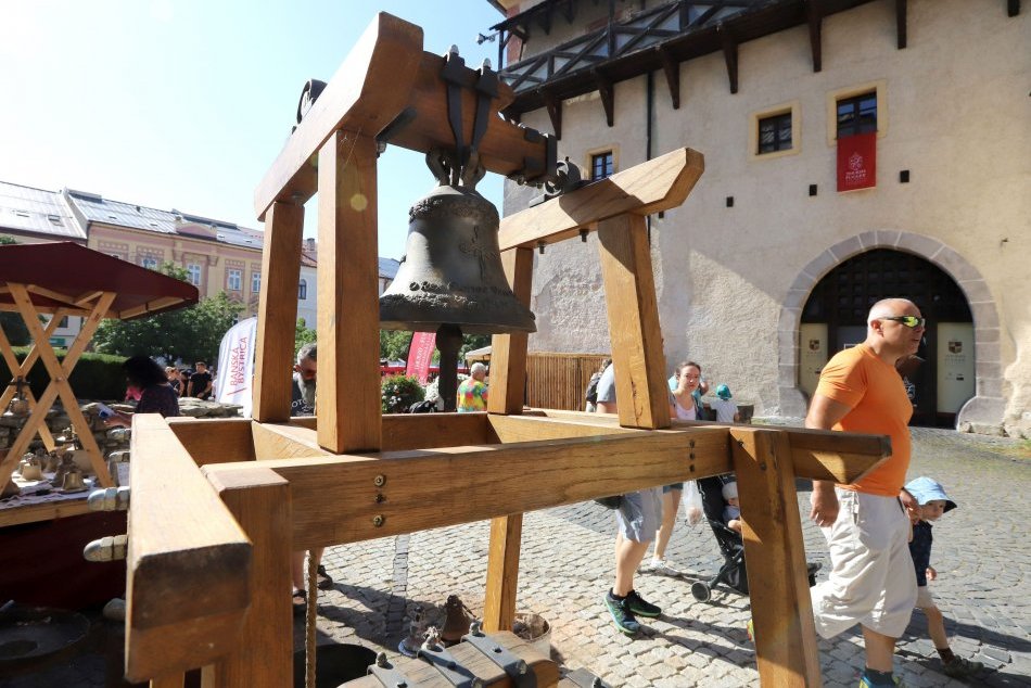 V OBRAZOCH: Zvony Jakuba Vorobela na Radvanskom jarmoku