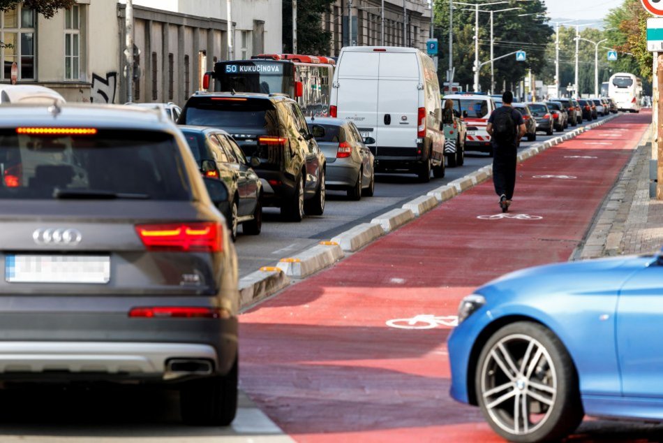 Cyklopruhy na Vajanského sú stále témou