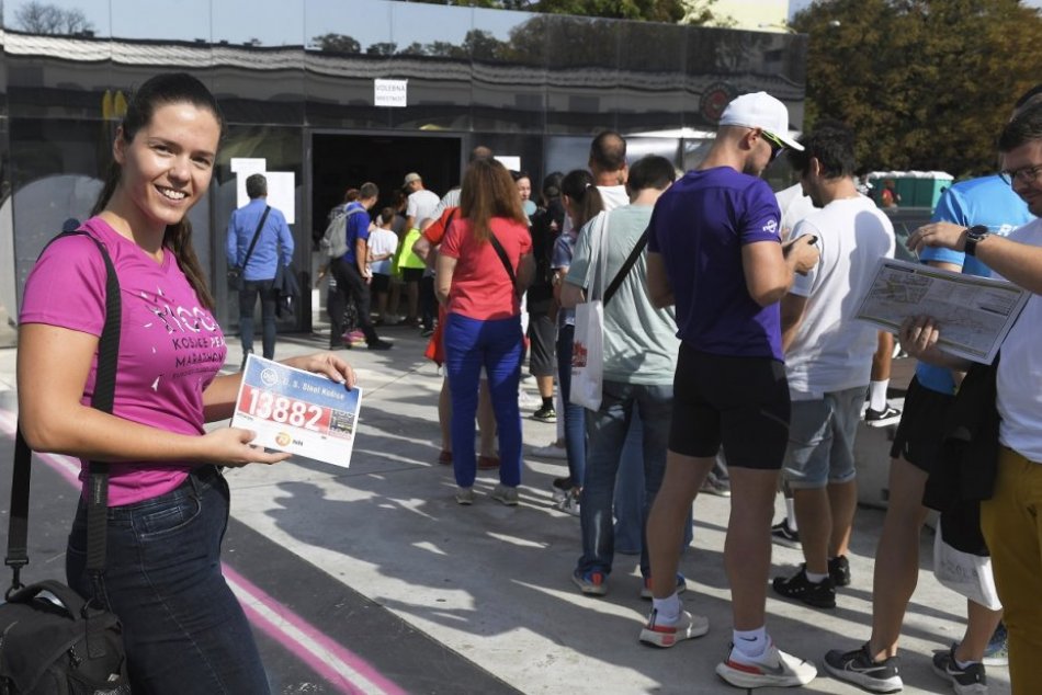 Volebná miestnosť v Košiciach zriadená pre bežcov