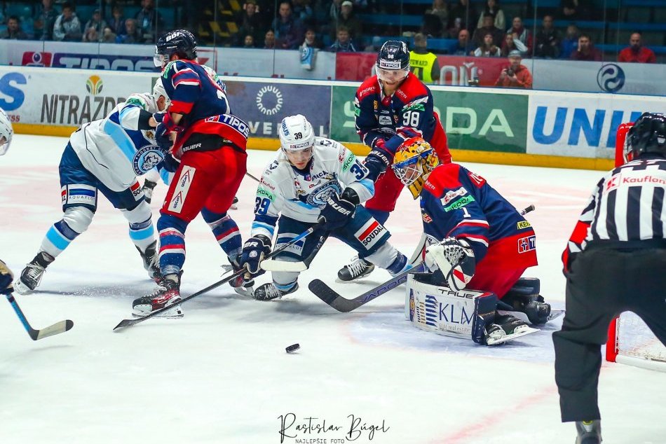 HK Nitra – HKM Zvolen 3:9 (0:2, 2:5, 1:2)