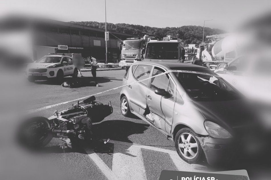 V OBRAZOCH: Polícia dokumentuje tragickú dopravnú nehodu pri Novej Bani