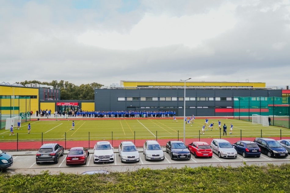 Objektívom: Atletický ovál na Spojenej škole v Poprade