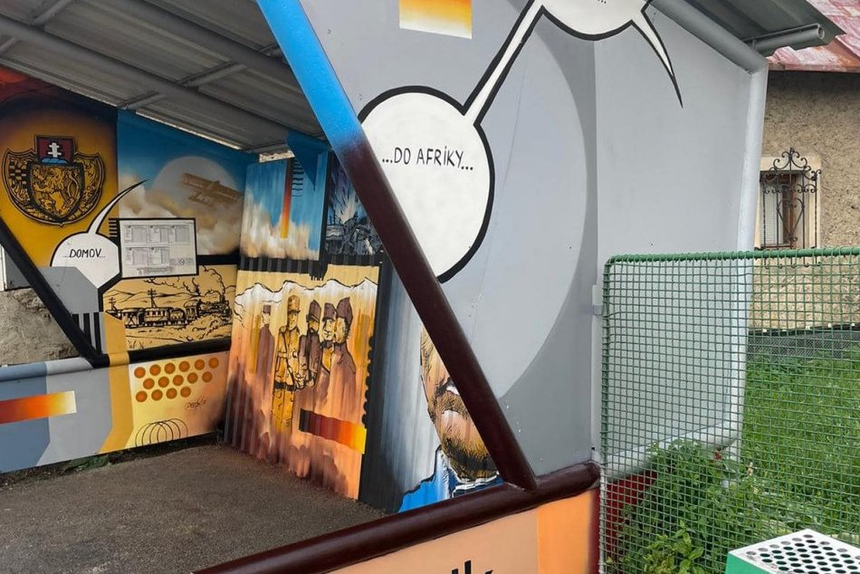 V OBRAZOCH: Štefánika v Bystrici pripomína krásna zastávka