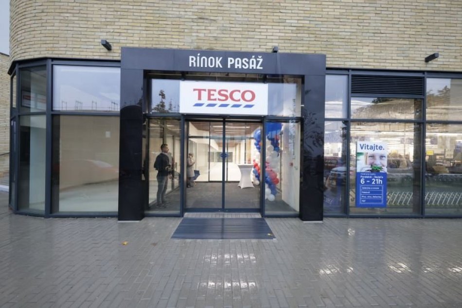Nový supermarket Tesco Rínok Rača