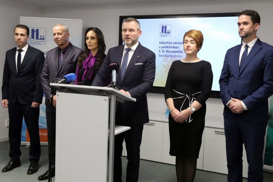 Predseda NR SR Pellegrini a ministerka Dolinková v bystrickej nemocnici