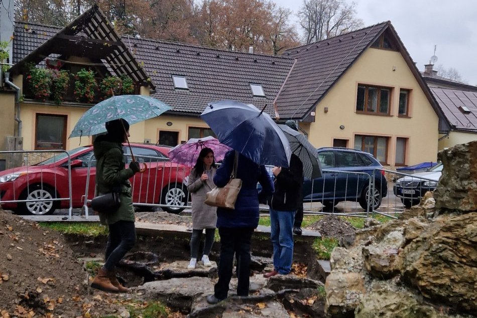 V OBRAZOCH: Na Fortničke sa realizuje archeologický výskum zaniknutej bašty
