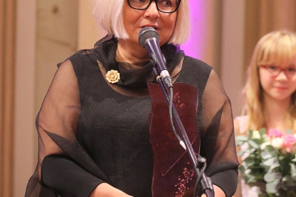 V OBRAZOCH: Prednostka Neonatalogickej kliniky SZU dostala Purpurové srdce