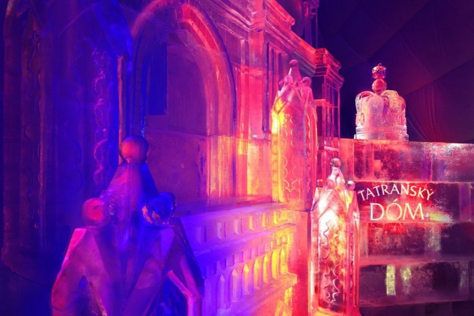 Objektívom: Nádherný ľadový dóm je otvorený