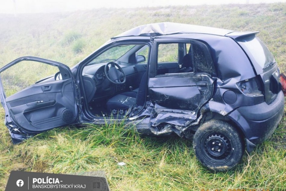 V OBRAZOCH: Pri vážnej nehode sa náhodou ocitli policajti