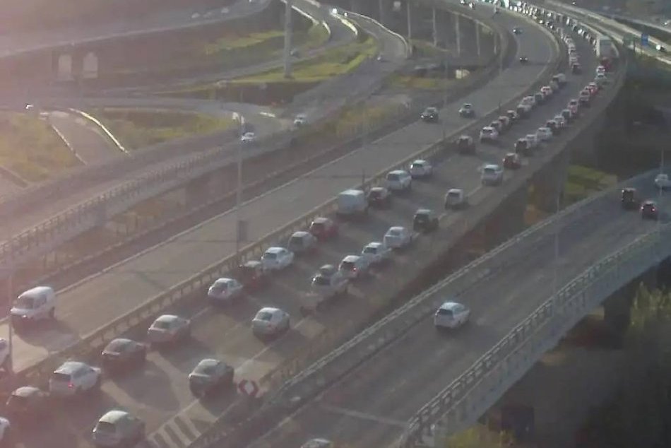 Posledná novembrová nedeľa priniesla peklo na cestách