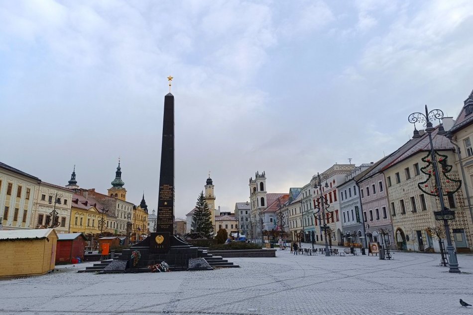 V OBRAZOCH: Bystricu zahalila prvá snehová prikrývka