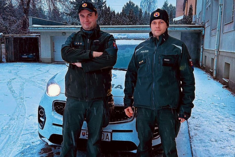 Policajti v Detve pomohli vodičovi