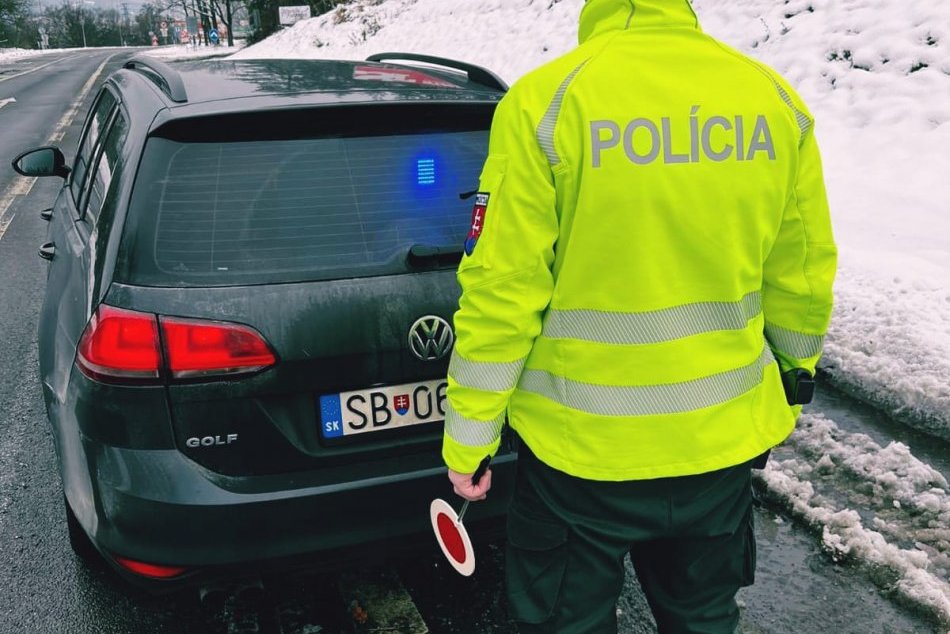 V OBRAZOCH: Opitý mladík šokoval policajtov