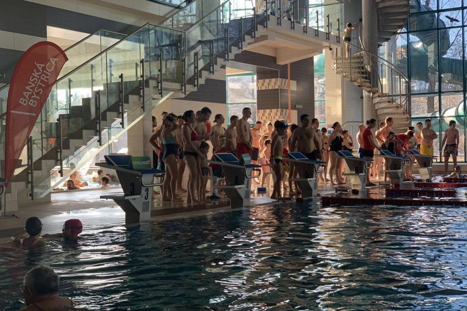 V OIBRAZOCH: Zábery z Banskobystrickej plaveckej 24-hodinovky