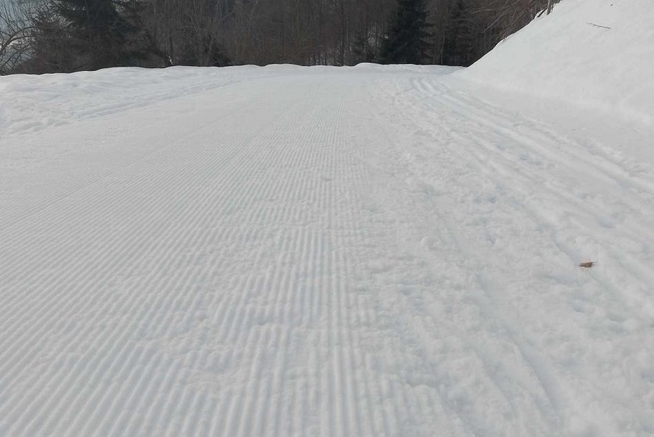 V OBRAZOCH: Úprava bežkárskych tratí po zmene počasia