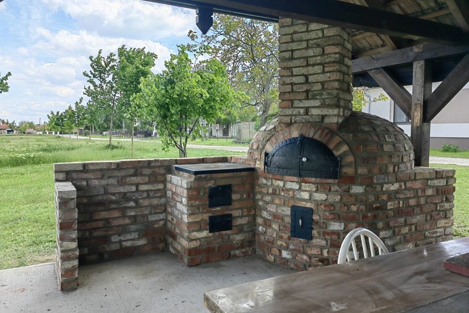 Skvelý nápad: Z participatívneho rozpočtu postavili v obci TRADIČNÚ pec