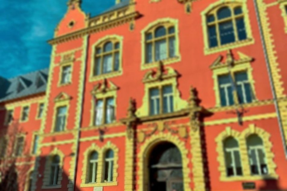 V OBRAZOCH: Anonym nahlásil na súde bombu