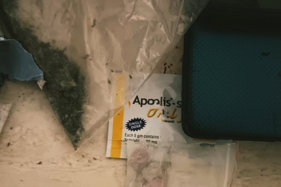 V OBRAZOCH: Na Horehroní zadržali drogového dílera