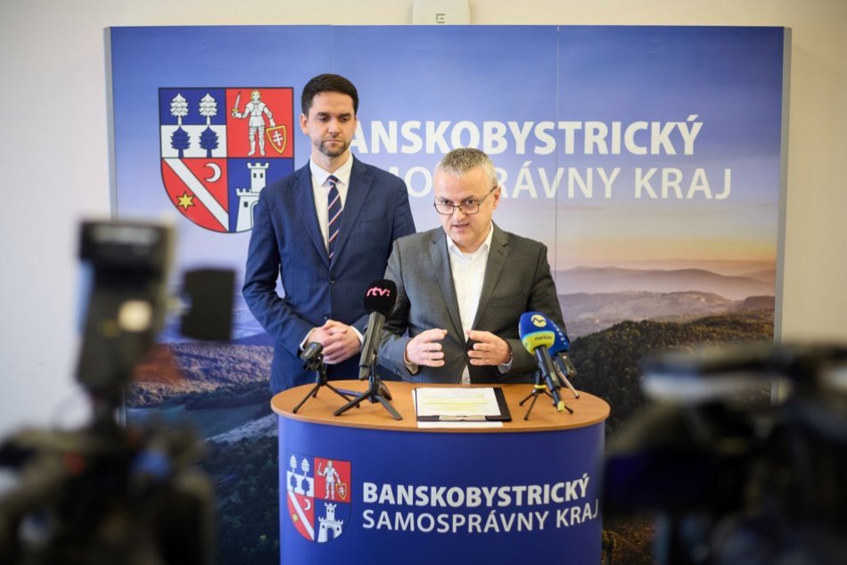 V OBRAZOCH: Integrovaný systém v prímestských autobusoch BBSK