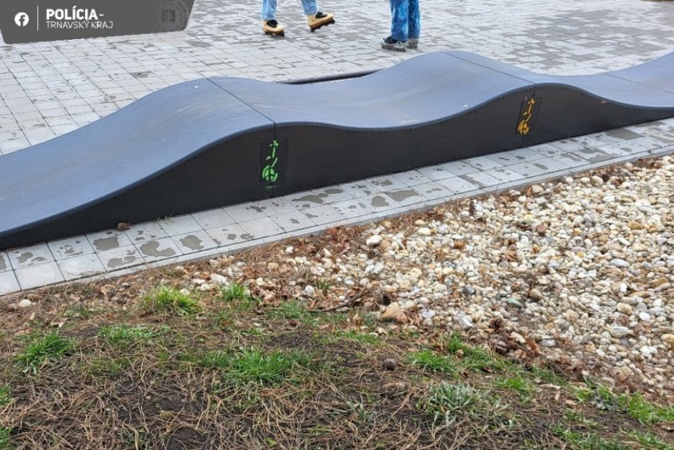Sprejer popísal nový pumptrack v Trnave: Policajti ho chytili pri čine, FOTO