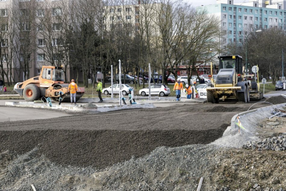 Vallo počas kontrolného dňa na stavenisku Petržalskej električky