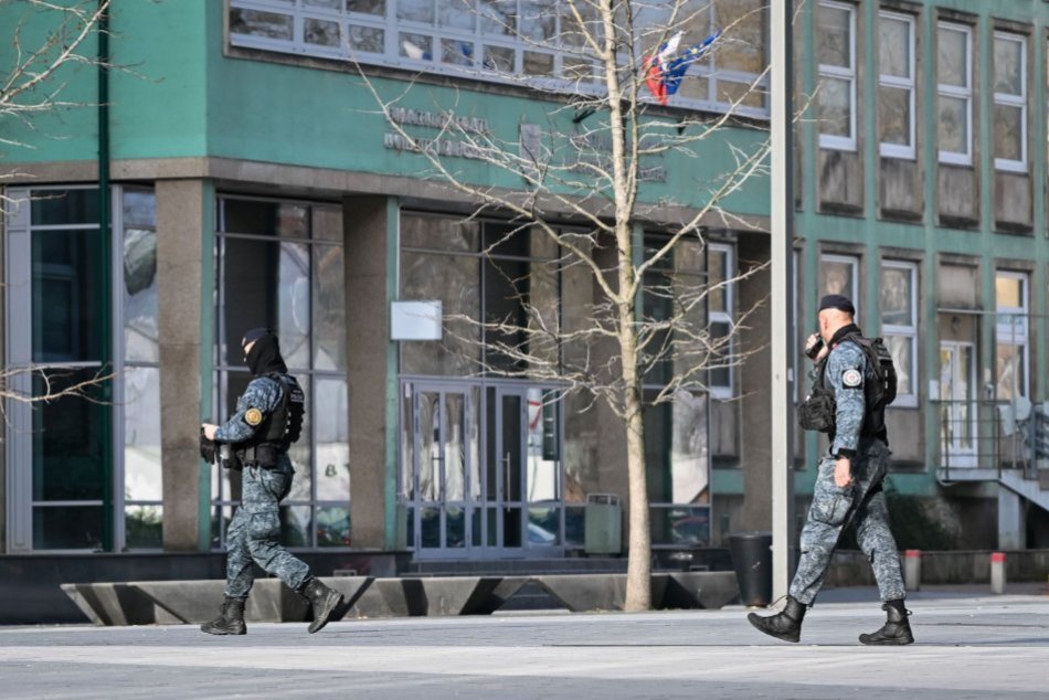 Policajný zásah v budove Univerzity Komenského v Bratislave