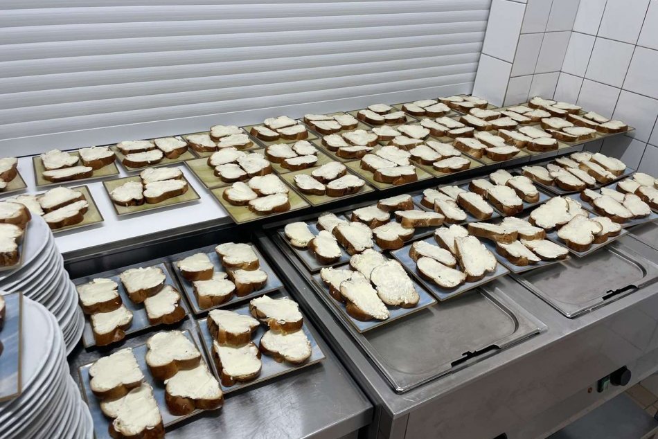 Skvelá novinka v Nitre: Žiakom v škole pripravujú chutné DESIATE