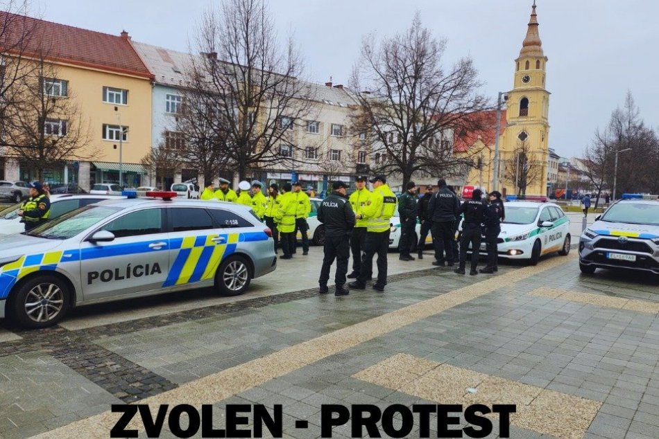 Protestná jazda traktorov po Zvolene
