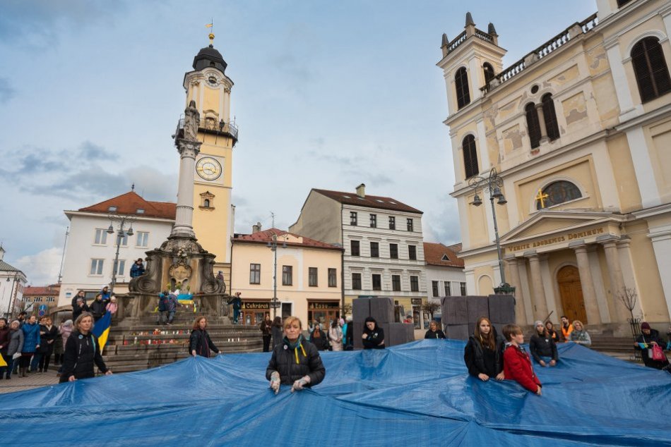 V OBRAZOCH: Bystričania si pripomenuli dva roky od vypuknutia vojny na Ukrajine
