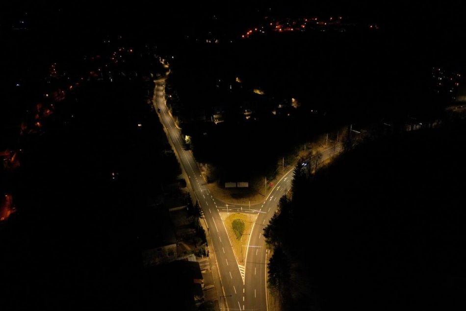 V OBRAZOCH: Výmena svietidiel verejného osvetlenia na Fončorde finišuje