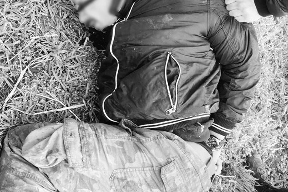 Policajti zadržali muža na úteku