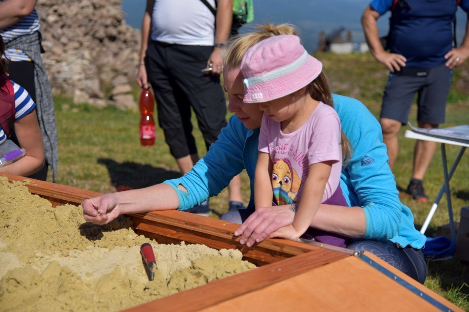 V OBRAZOCH: Objavujte hrady popri Hrone hravou formou s Hradným pasom