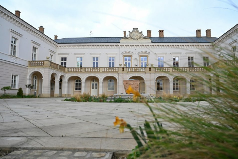 Zrekonštruovaný kaštieľ Voderady je otvorený