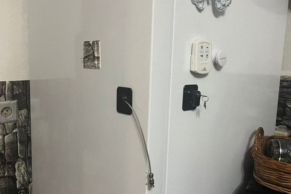 Rodičia sú obvinení z TÝRANIA: Deti mali BIŤ reťazou a nechať hladovať