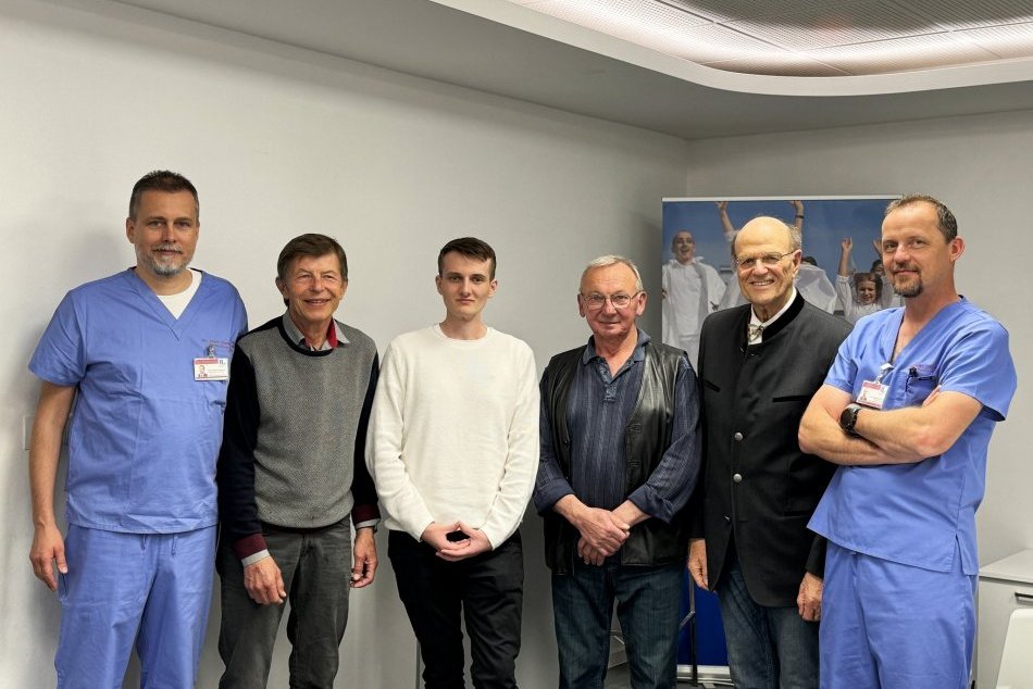 V OBRAZOCH: Pacientom, ktorí prišli o čeľusť aj zuby, v nemocnici nahradia oboje