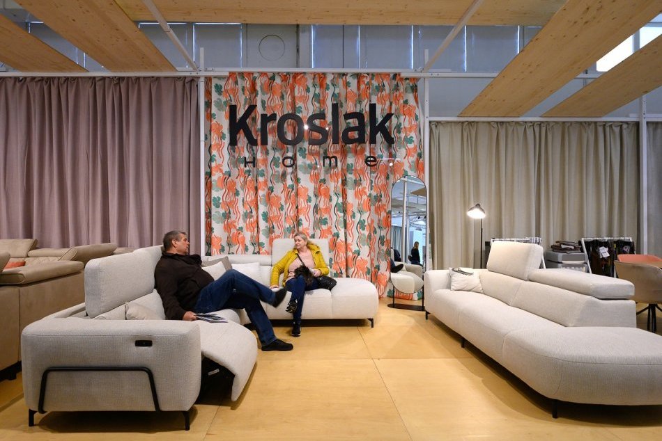 Nitriansky Agrokomplex zaplnil nábytok aj kvety: Začal sa obľúbený veľtrh, FOTO