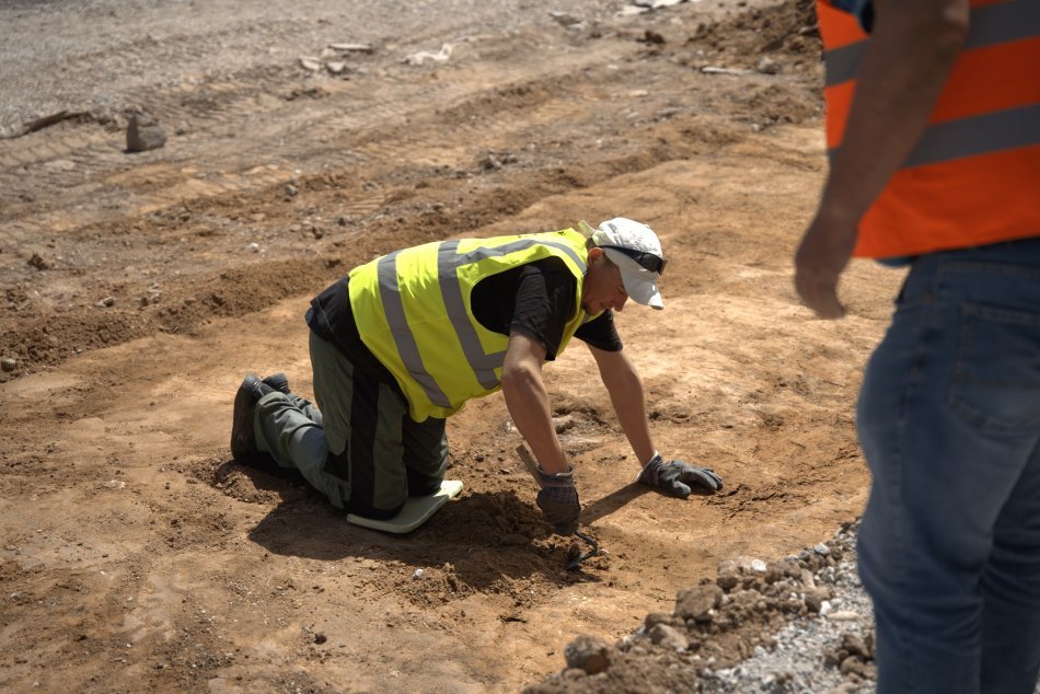 Rekonštrukcia pred Priorom napreduje: Priestor skúmajú archeológovia, FOTO