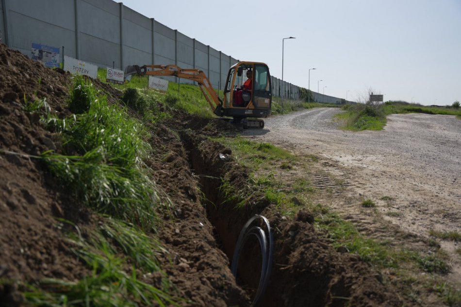 Mesto buduje osvetlenie na Starej Jarockej: Pribudnúť má aj chodník