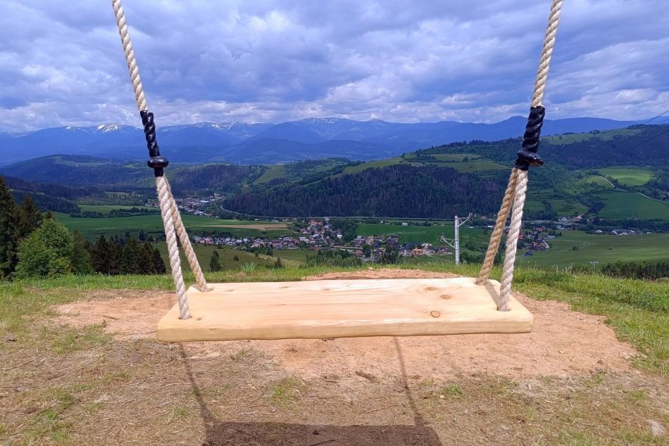 V OBRAZOCH: Novou atrakciou Horehronia je 8-metrová hojdačka