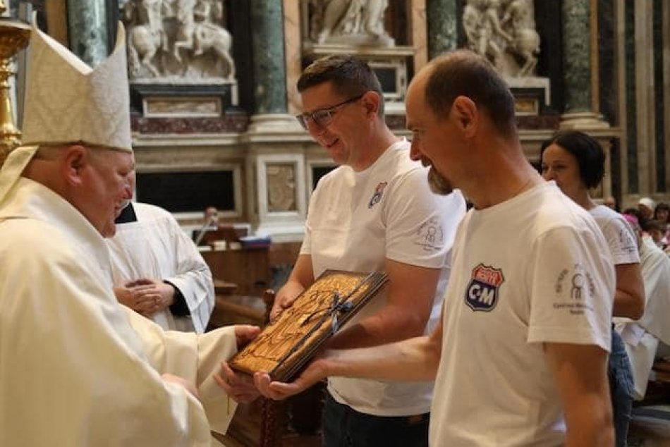 Motorkári z Nitry priniesli do Ríma výtlačok Konštantínovho Proglasu