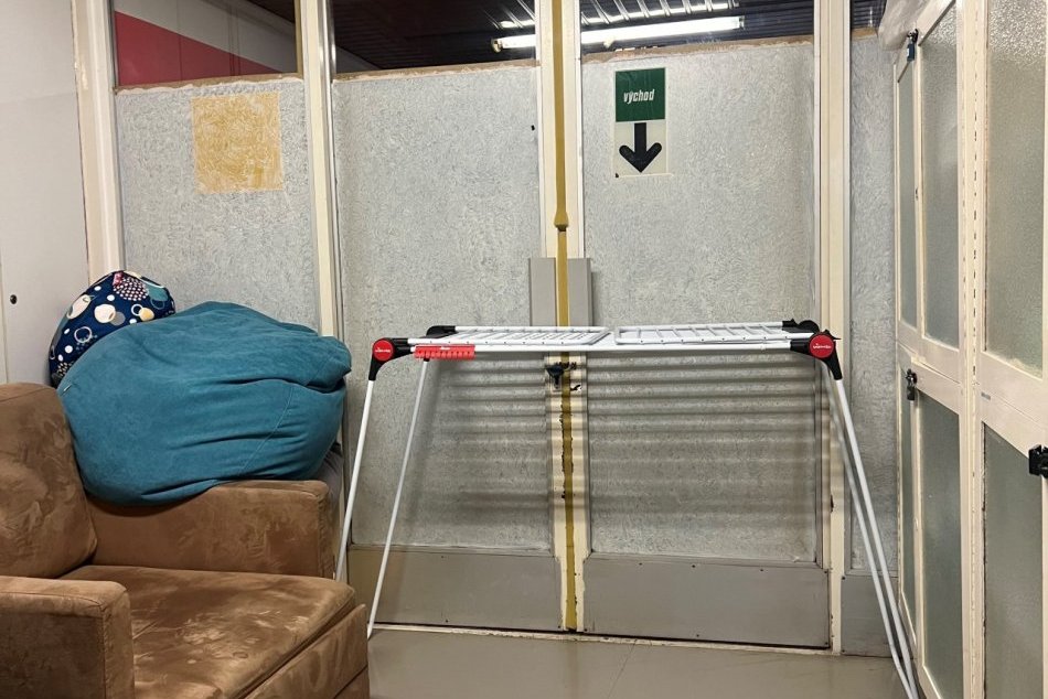 Ľudia sa skladajú na opravu oddelenia neonatologickej intenzívnej medicíny