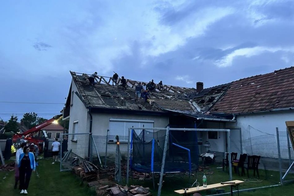 Tornádo zničilo domy v maďarskej obci Narda