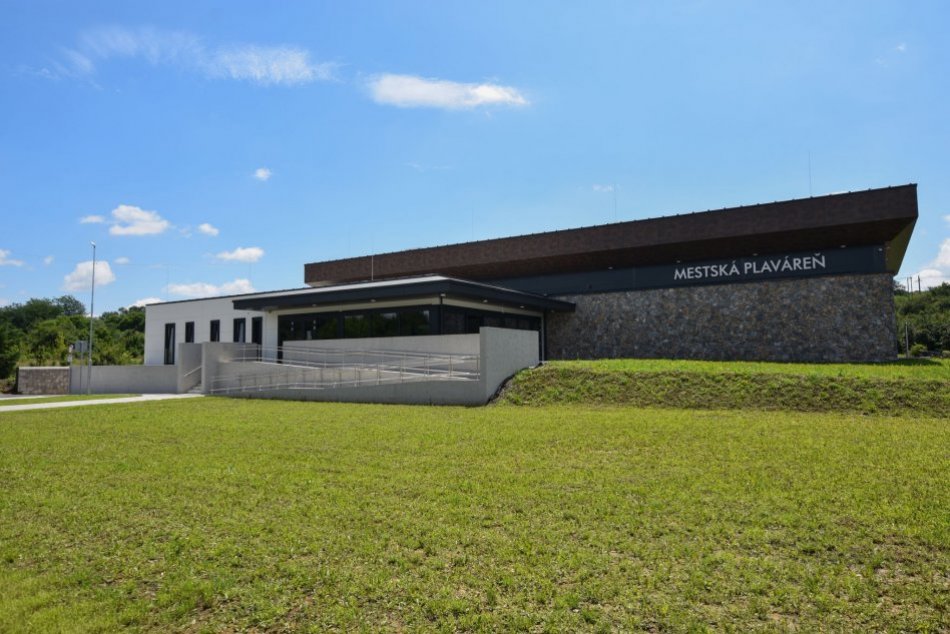 V OBRAZOCH: Plaváreň v Lučenci je stále v skúšobnej prevádzke