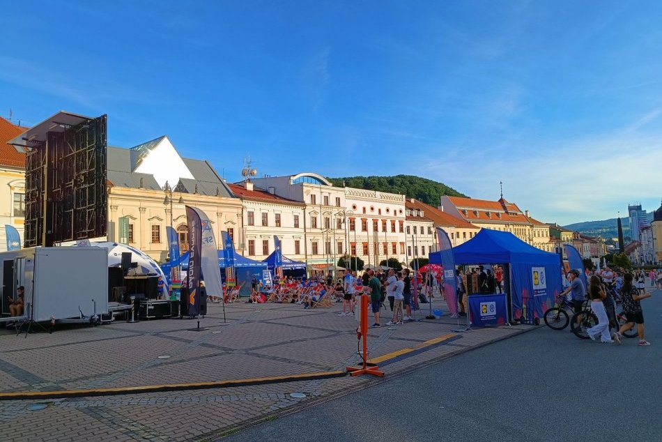 V OBRAZOCH: Futbalová eufória na Námestí SNP po triumfe Slovenska nad Belgickom