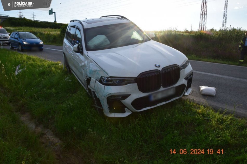 Polícia v NR kraji mala horúci víkend