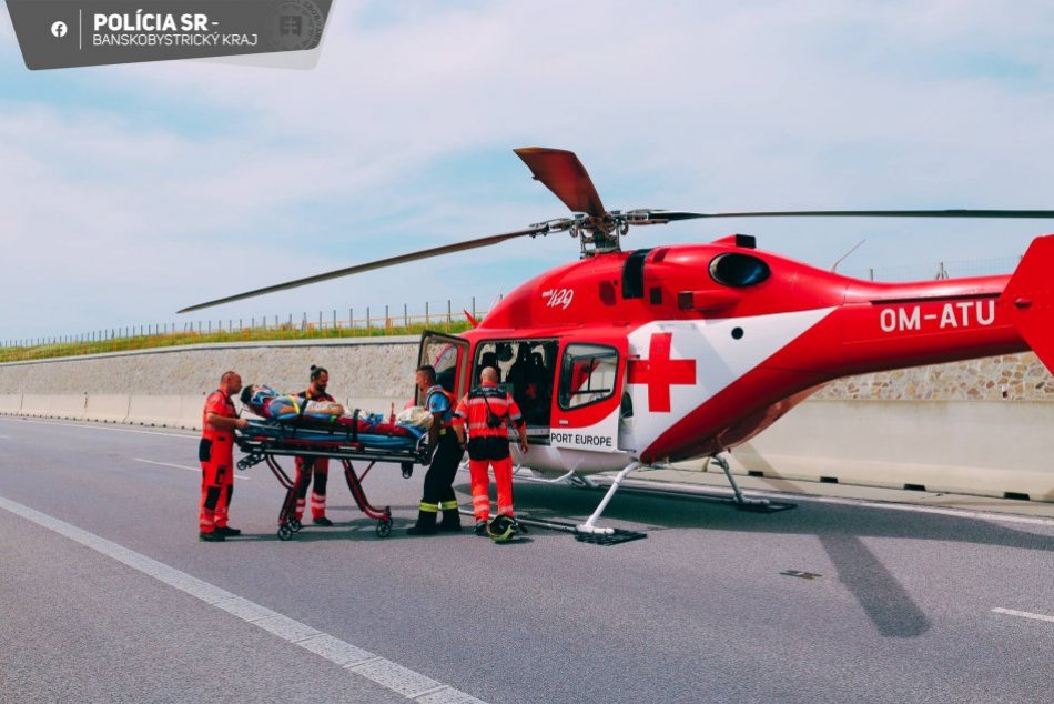 V OBRAZOCH: Simulácia vážnej dopravnej nehody na rýchlostnej ceste